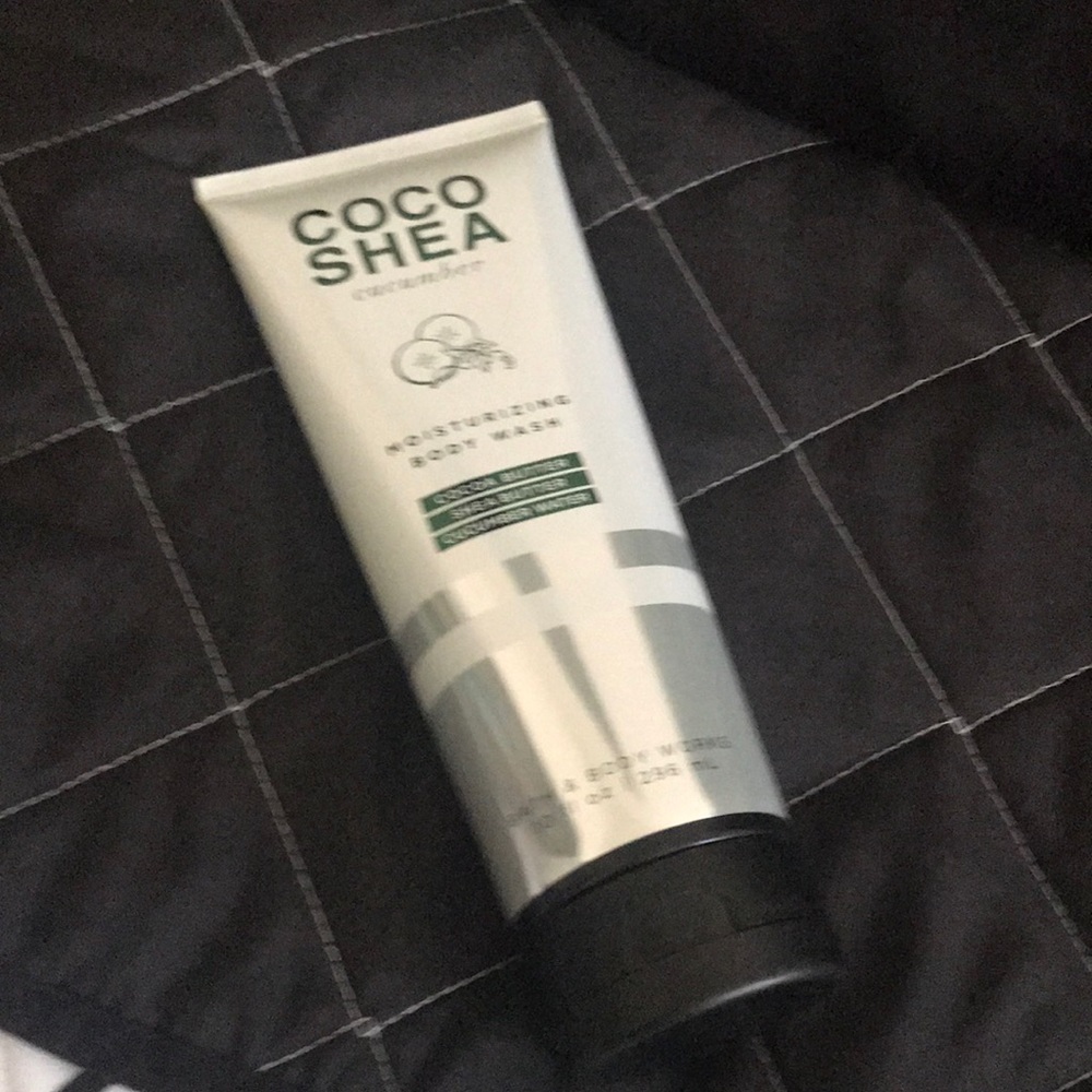 Coco she cucumber moisturizing body wash
